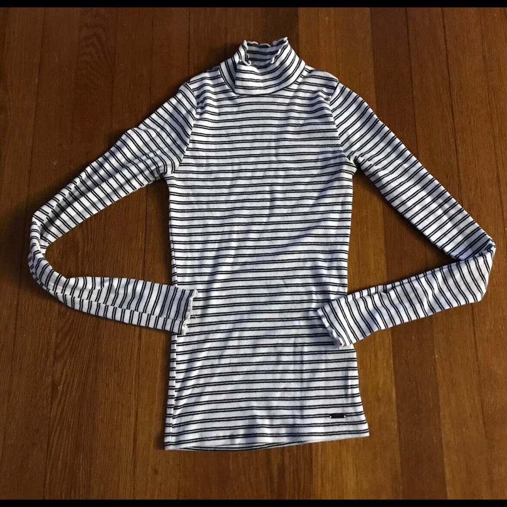 Hollister Turtleneck